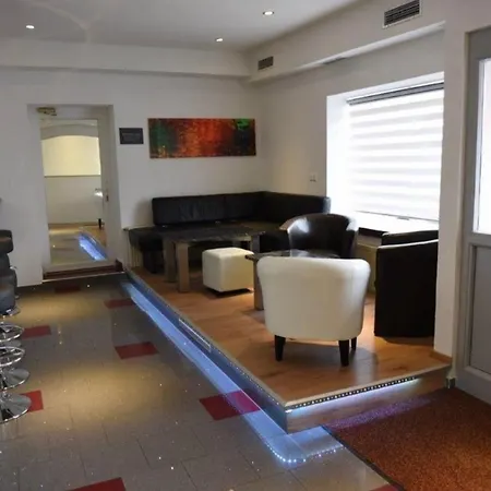 Pensión Center *